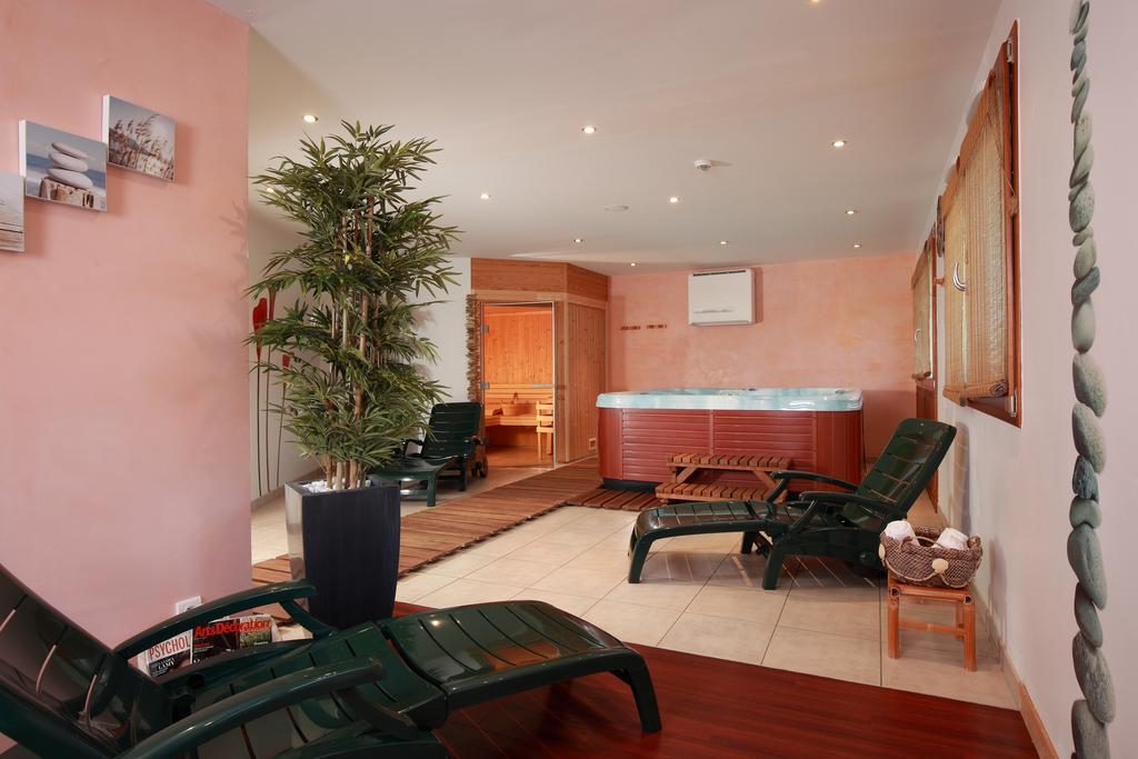 Logis Hotel Le Vetine Ле-Вальтен Экстерьер фото